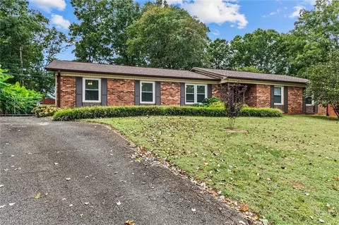 140 Little Brook Dr, Tobaccoville, NC 27050