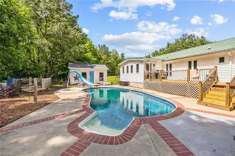 108 Palomino Rd, Carthage, NC 28327