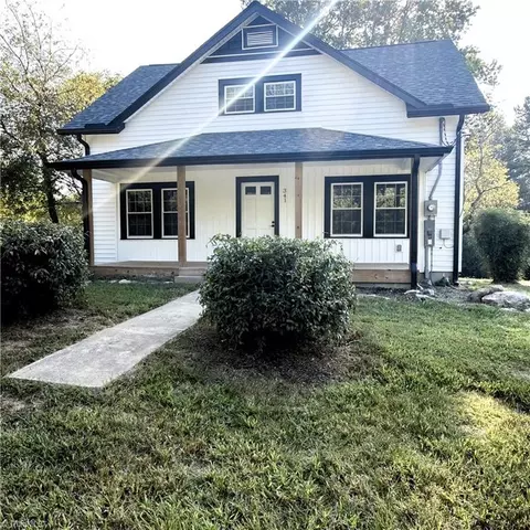 341 Lincoln Heights Rd, Wilkesboro, NC 28697