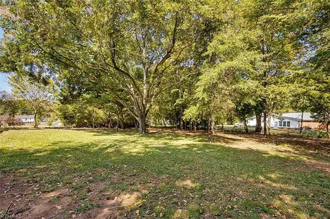 Exterior - 4124 Skyview Ct, Trinity, NC 27370 photo 2 of 5