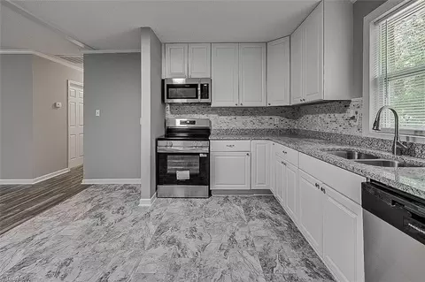 Kitchen - 4124 Skyview Ct, Trinity, NC 27370 photo 3 of 3