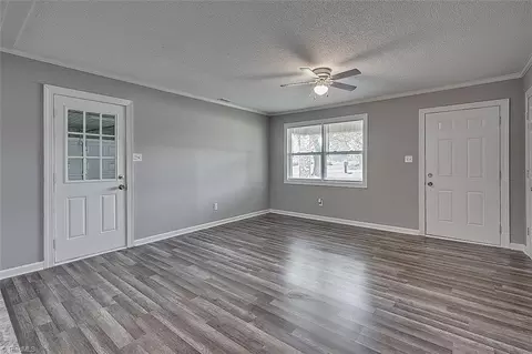 Living - 4124 Skyview Ct, Trinity, NC 27370 photo 2 of 4