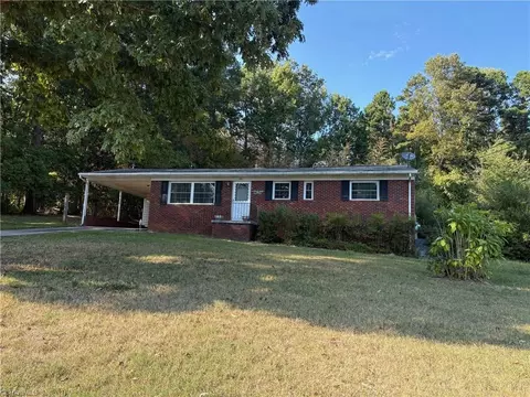 447 Fern Dr, Asheboro, NC 27203