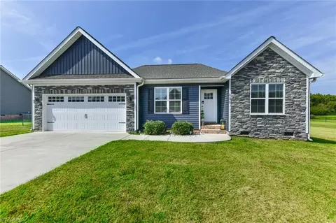 135 Morgans Way, Lexington, NC 27292