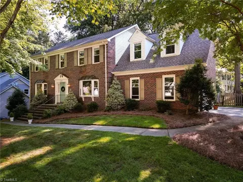 5200 Candlewick Rd, Greensboro, NC 27455