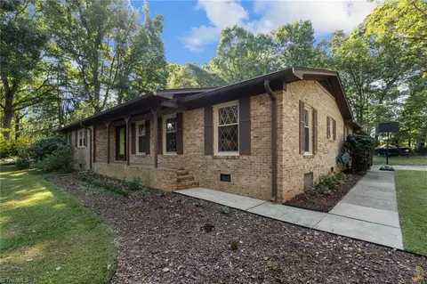 5100 Edinborough Rd, Greensboro, NC 27406