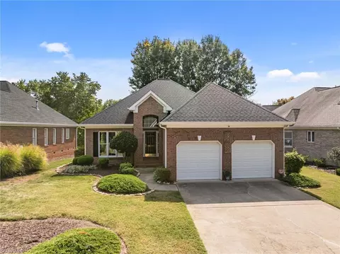 948 Wyckshire Ct, Whitsett, NC 27377