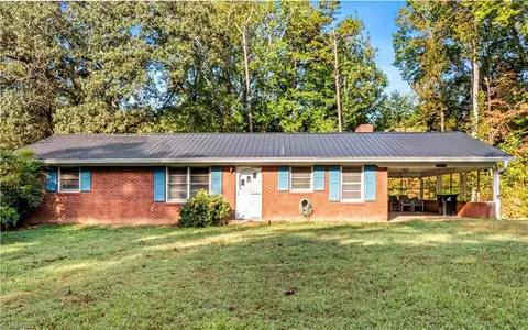 111 Linville Ln, Winston Salem, NC 27107