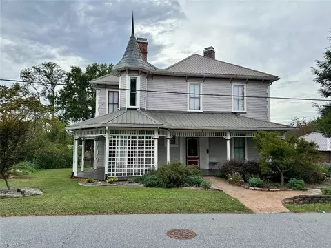 110 Church St W, Mocksville, NC 27028