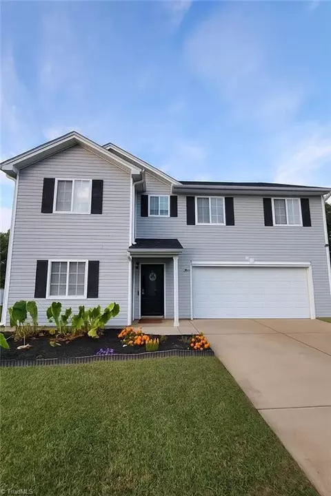 1131 Edinburgh Dr, Jamestown, NC 27282