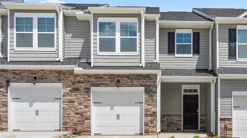 1483 Amberview Ln, Kernersville, NC 27284