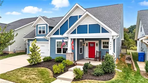 1777 Hickorycrest St, Kernersville, NC 27284