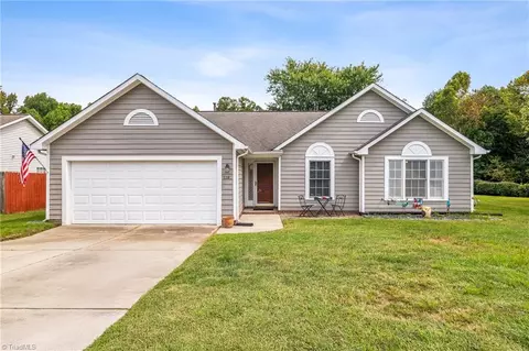 3302 Bardwell Rd, Greensboro, NC 27410