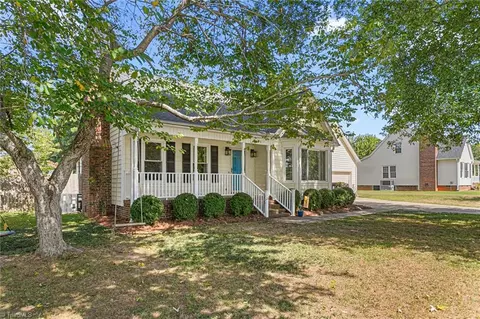 102 Westgate Dr, Elon, NC 27244