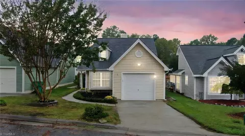 426 Amberly Dr, Jamestown, NC 27282