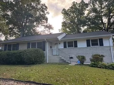 2503 Cornwallis Dr W, Greensboro, NC 27408