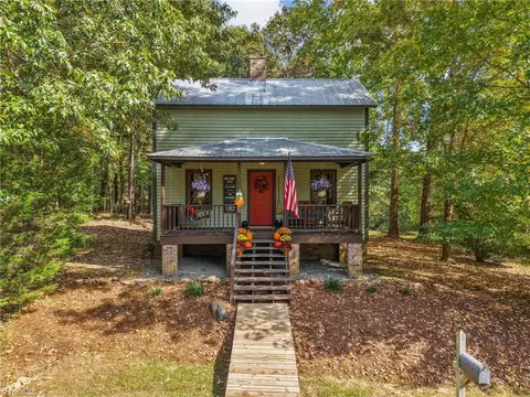 2419 Hodges Rd, Burlington, NC 27217
