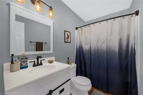 Bath - 3151 Broadview Dr, Pfafftown, NC 27040 photo 3 of 4