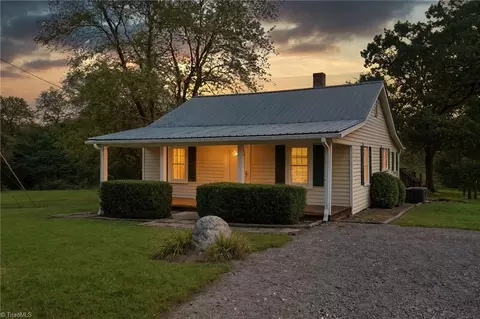 4609 Courtney Huntsville Rd, Yadkinville, NC 27055