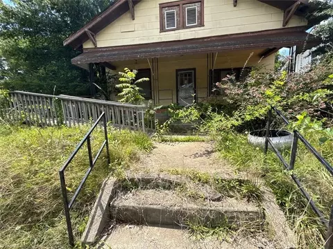 1220 25th St NE, Winston Salem, NC 27105