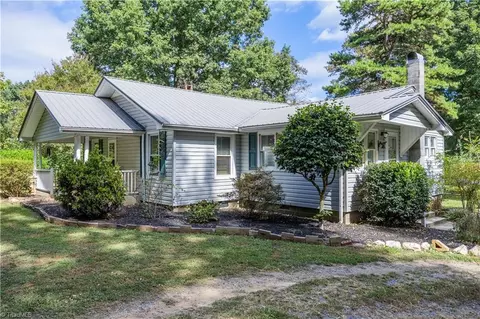 6781 Erect Rd, Seagrove, NC 27341