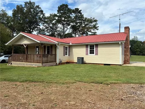 8108 Nc 268, Dobson, NC 27017