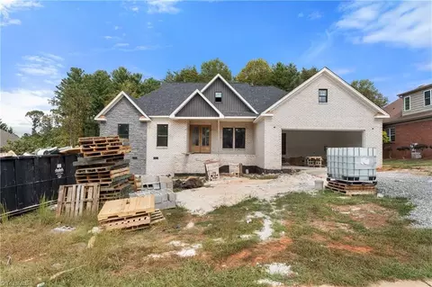 108 Provence Ct, King, NC 27021