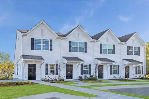 3163 Fall Hills Dr, Winston Salem, NC 27103