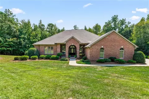 5995 Lacey Ct, Trinity, NC 27370