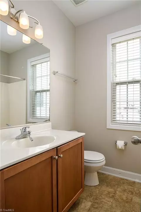 Bath - 2464 Birch View Dr, High Point, NC 27265 photo 3 of 3