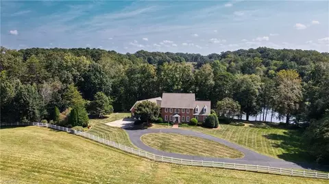 1245 Whispering Wind Dr, Pfafftown, NC 27040
