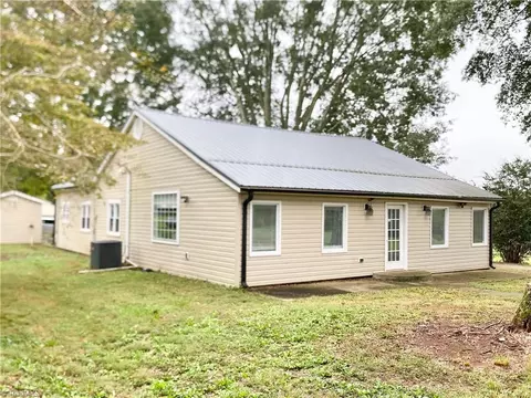 980 Parks Rd, Woodleaf, NC 27054
