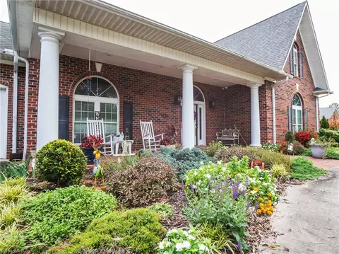 148 Magnolia Dr, North Wilkesboro, NC 28659