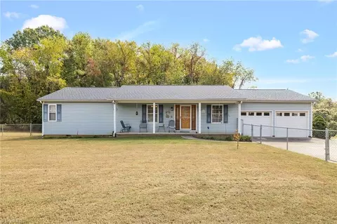 112 Skyline Cir, Eden, NC 27288