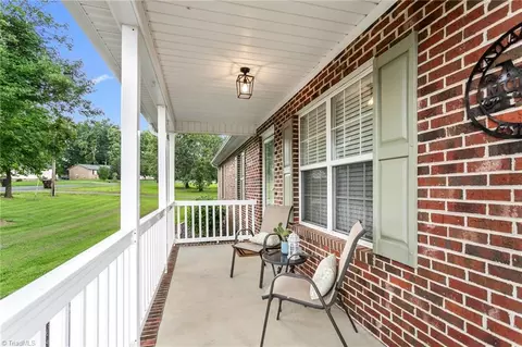 Exterior - 4348 Valley View Rd, Thomasville, NC 27360 photo 2 of 7