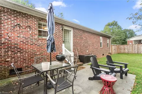 Exterior - 4348 Valley View Rd, Thomasville, NC 27360 photo 3 of 7