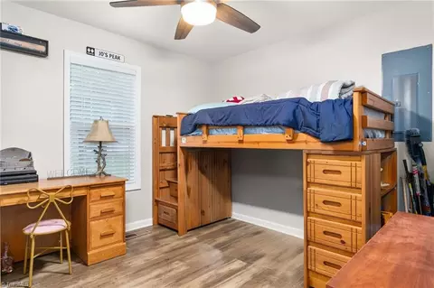 Bedroom - 4348 Valley View Rd, Thomasville, NC 27360 photo 6 of 6