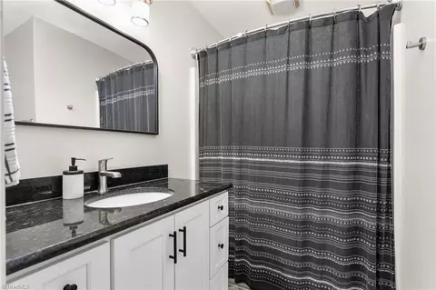 Bath - 4348 Valley View Rd, Thomasville, NC 27360 photo 1 of 2