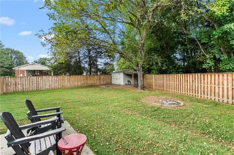 Exterior - 4348 Valley View Rd, Thomasville, NC 27360 photo 4 of 7