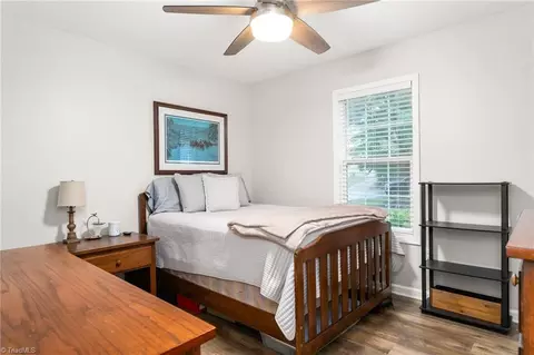 Bedroom - 4348 Valley View Rd, Thomasville, NC 27360 photo 4 of 6
