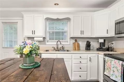 Kitchen - 4348 Valley View Rd, Thomasville, NC 27360 photo 3 of 3