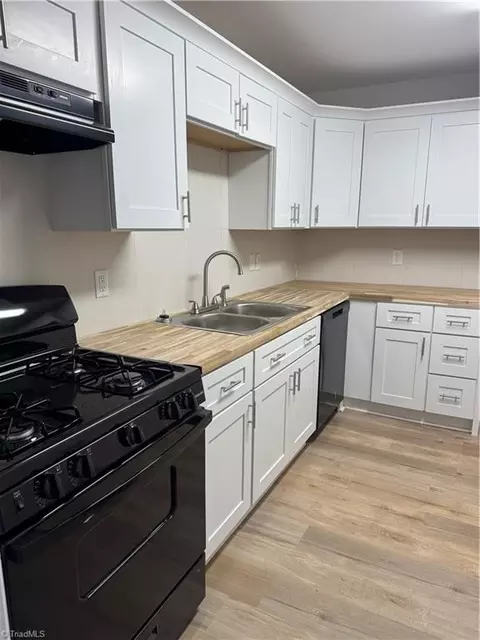 2821 Bleeker Sq #C, Winston Salem, NC 27106
