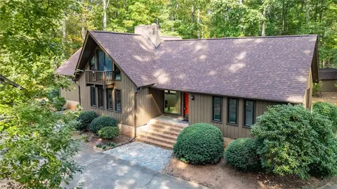 6047 Santa Maria Dr, Winston Salem, NC 27106