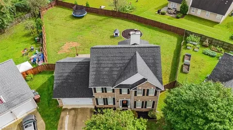 6401 Estes Ct, Greensboro, NC 27410