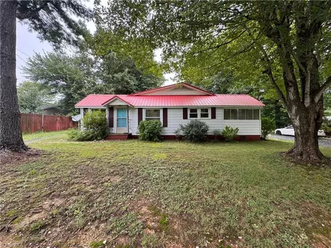 285 Crestview Church Rd, Asheboro, NC 27205