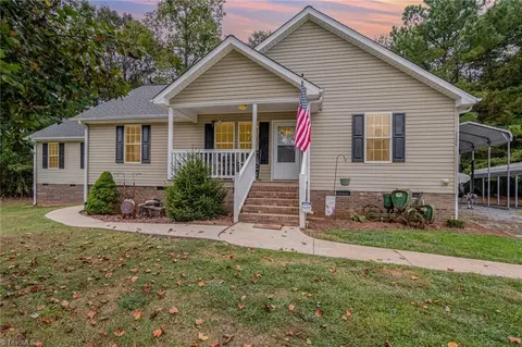 1300 Brooklyn Avenue Ext, Ramseur, NC 27316