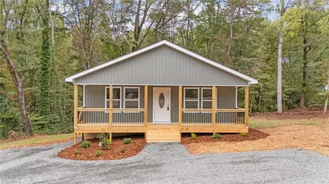 4429 White Rock Rd, Winston Salem, NC 27105