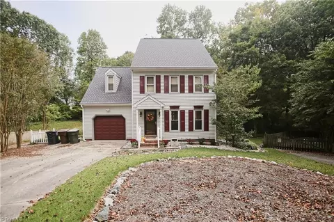 5525 Cobble Glen Ct, Greensboro, NC 27407