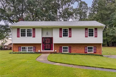 4410 Winnabow Rd, Winston Salem, NC 27105