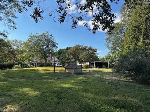 212 River St, East Bend, NC 27018